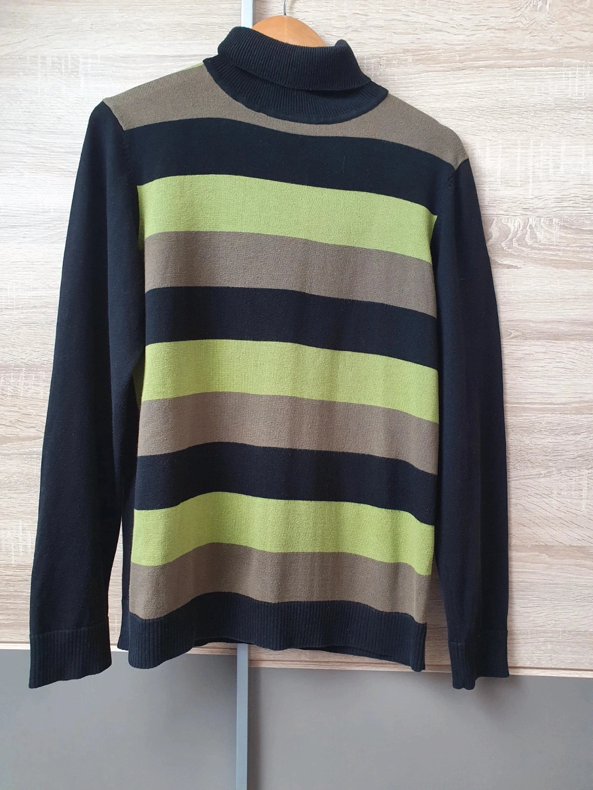 Pull col roulé